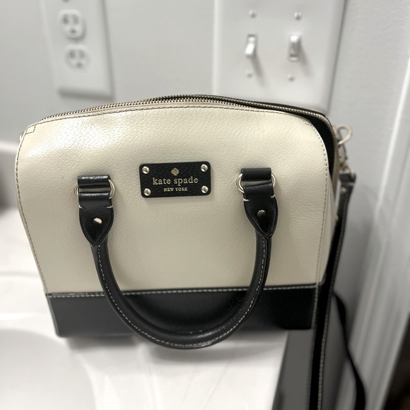 Kate Spade Purse - Picture 3 of 5